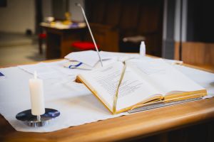 "Chill mal" - Schulschlussgottesdienst und Grillieren im Pfarreigarten