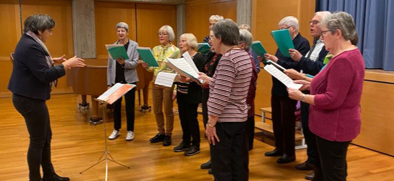 Stimmungsvolle Senioren-Weihnachtsfeier mit dem Jakobus-Chor Steinach