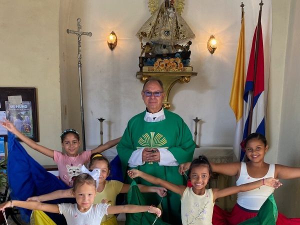 Kirche in Not - Pater José L. Correa Lira zu Besuch in unseren Gottesdiensten