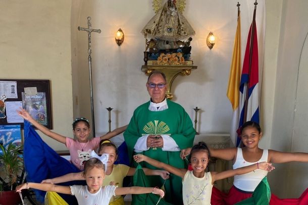 Kirche in Not - Pater José L. Correa Lira zu Besuch in unseren Gottesdiensten