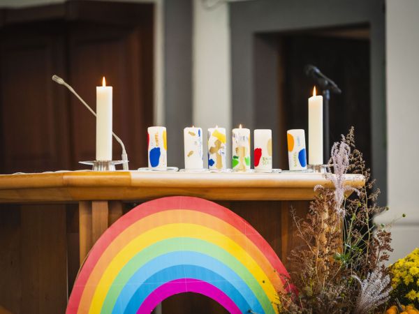 Unter dem Regenbogen: